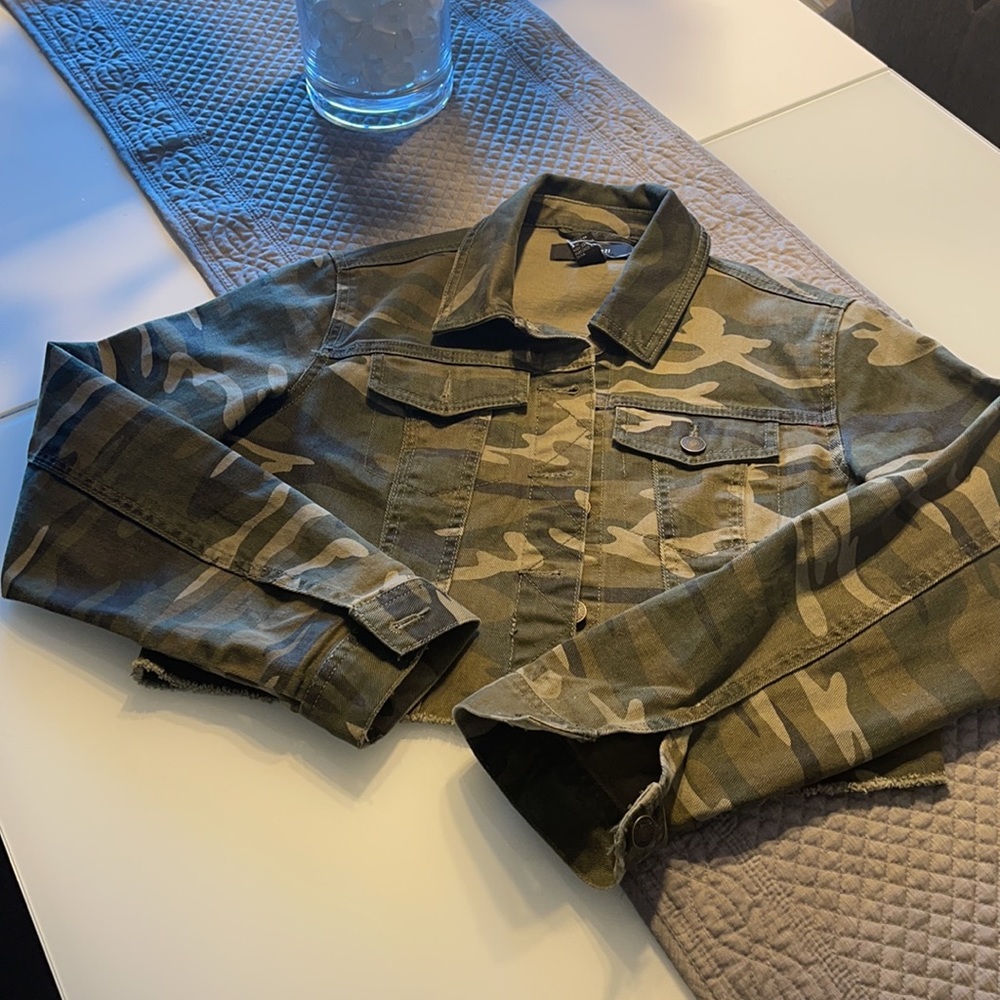 Forever 21 Camo jacket 🧥